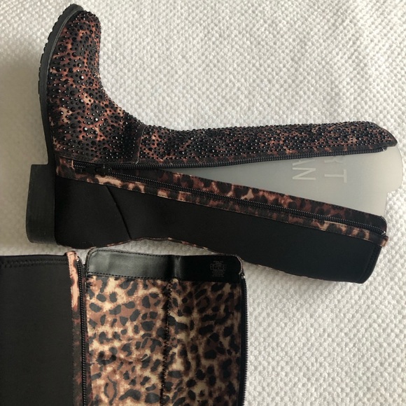 Stuart Weitzman Girls' Boots with Crystals - Picture 3 of 8